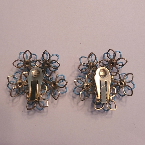 Vintage - MCM Blue Enamel Floral and Rhinestone Clip On Earrings - Picture 3 of 3